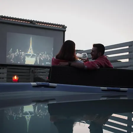 Mountains Hut Шале *