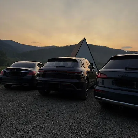 Chalet Mountains Hut *